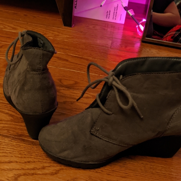 Cute Wedge Booties - Picture 3 of 4